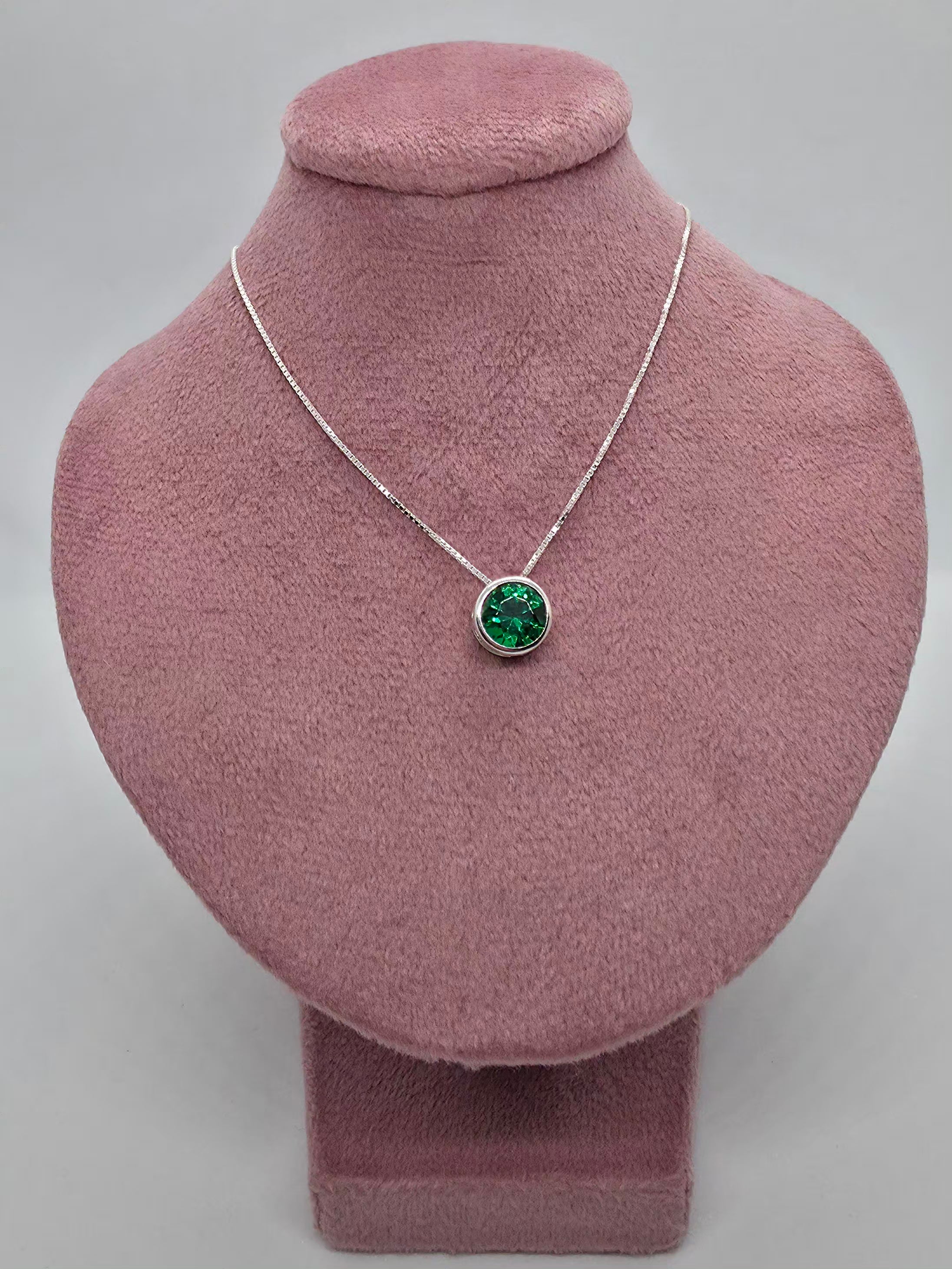 Collar Enamora - Punto de luz circón esmeralda